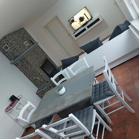 Apartma Sandi Sentilj Bagian luar foto